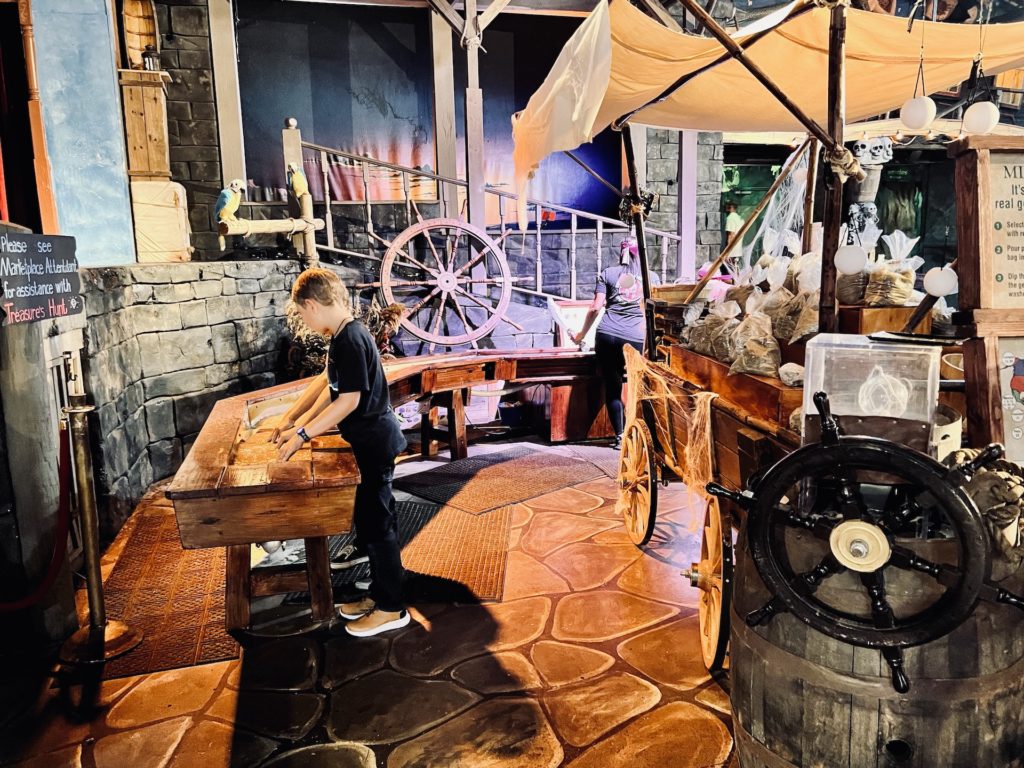 Vampirates-Pirates-Dinner-Adventure-Treasure-Hunt-2022-1024x768