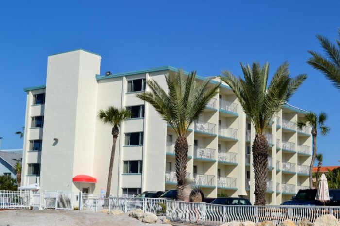 Gulfview Hotel – On the Beach