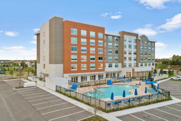 Holiday Inn Express & Suites Orlando – Lake Buena Vista, an IHG Hotel