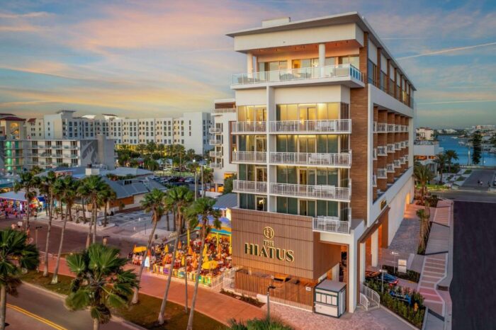 The Hiatus Clearwater Beach, Curio Collection by Hilton